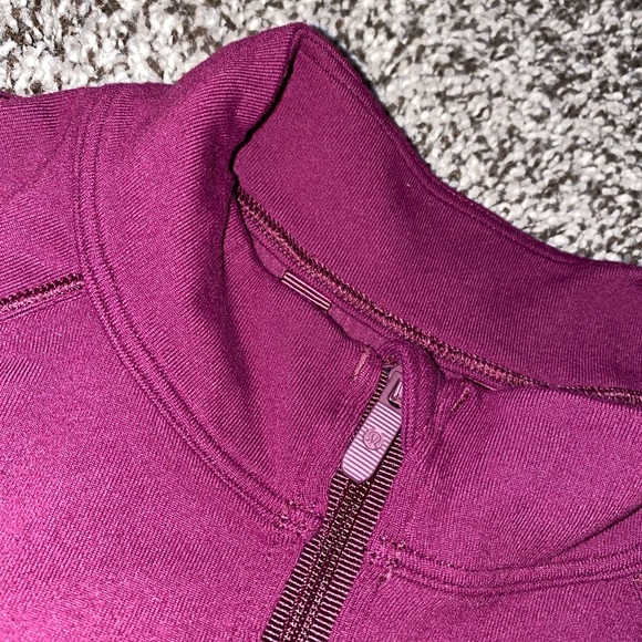 Cropped half zip jacket- wine color// ribbed detailing// size 6 - Picture 2 of 5